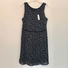 Lined Gap Dress. Black With Sublte Grey Heart Pattern. Brand New With Tags!! Zipper Back And Defined Waist. Size 14. Measures 38” In Length And 19.5” Across The Chest. 2599 Sleeveless Black Gap Dress, Gap Black Sleeveless Dress, Casual Black Gap Dress, Casual Black Dress By Gap, Black Knee-length Gap Dress, Gap Black Summer Dress, Gap Black Knee-length Dress, Gingham Shirt Dress, Grey Heart