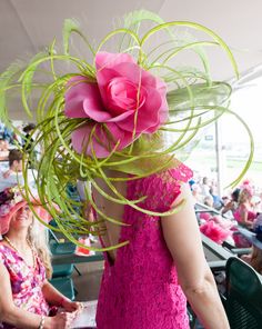 Fabulous Hats at the Kentucky Derby and Kentucky Oaks Kentucky Derby Hats Diy Ideas, Kentucky Derby Party Hats, Derby Hats Diy Ideas, Kentucky Derby Hats Diy, Derby Hats Diy, Kentucky Derby Attire, Kentucky Derby Fashion