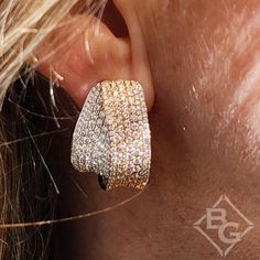 These earrings by designer Simon G. are meticulously crafted with 2.83 carats of round cut pave set diamonds, giving them a brilliant shine that will catch the eye from across the room. The two-tone design adds a contemporary edge to these classic earrings, making them versatile enough to wear with any outfit, from formal attire to casual wear. Elevate your style and make a statement with these stunning diamond pave earrings. Diamonds are VS2 clarity and F/G color Includes earring box Includes j Luxury White Pave Set Earrings, Luxury White Earrings With Pave Setting, Luxury White Huggie Earrings, White Pave Setting Earrings For Evening, Everyday Luxury White Diamond Earrings, Luxury White Diamond Cut Cluster Earrings, Luxury White Cluster Earrings With Diamond Cut, Fine Jewelry White Diamond Earrings For Everyday Luxury, White Diamond Earrings For Everyday Luxury