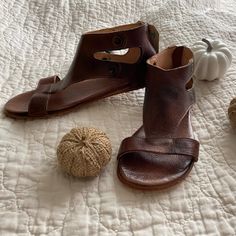 Brand New With Tags, Reposhing Soto Teak Rustic Size 6 Sandal. Fitted Open Toe Sandals For Vacation, Casual Sandals With Snug Fit And Round Toe, Fitted Brown Closed Toe Sandals, Lightweight Closed Toe Casual Sandals, Woman Bedding, New Bed, Bed Stu, New Beds, Women's Shoes Sandals