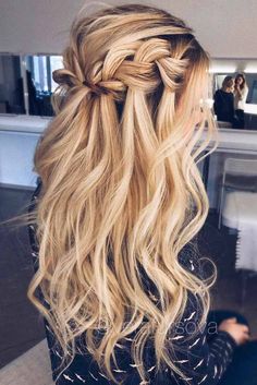 Incredibly Gorgeous Prom Hair Styles That Will Steal the Show This Year ★ See more: http://lovehairstyles.com/gorgeous-prom-hair-styles/ Hairstyle Bridesmaid, Makeup Tip, Romantic Wedding Hair, Ball Hairstyles, Long Layered Haircuts, Pinterest Hair, Wedding Hairstyles Half Up Half Down, Wedding Hair Down