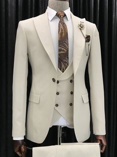 Suit For Man Wedding, Suit For Man, Peak Lapel Suit, Best Wedding Suits, Suits Style, Groom Dress Men, Stylish Mens Suits, Man Wedding, Slim Fit Suit Men