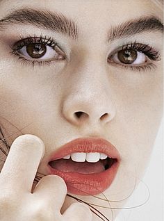 Editorial Makeup Natural, Lipstick Editorial, Nature Editorial, Editorial Make-up, Brow Goals, Fashion Editorial Makeup, November Fashion, Makeup Editorial, Lumpy Space