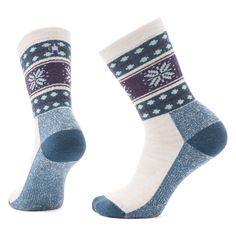 Your feet deserve to be comfortable every day. And that's exactly what our Everyday Cozy Snowflake Dream Crew Socks were designed to do. This versatile, durable pair packs all the benefits of Merino wool in a comfortable, stay-put fit, with a Virtually Seamless™ toe designed for enhanced comfort (because you can never have too much). | Smartwool Everyday Cozy Snowflake Dream Crew Socks in Moonbeam | Size: Medium Winter Comfort, Sleeping Pads, Kids' Bag, Winter Socks, Backpacking Packing, Short Socks, Casual Socks, Rei Co-op, Toe Designs