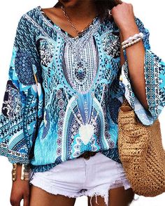 Beautiful Blouses For Women, Peacock Woman, Womens Printed Tops, Bohemian Blouse, Woman Top, Bohemian Blouses, Peacock Print, Vintage T Shirts, Ethnic Print