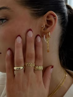 Every Day Ring Stack, Gold Diamond Ring Stack, Ring Stack Inspiration, Everyday Jewelry Stack, Gold Ring Stack Aesthetic, Classy Ring Stack, Ring Inspo Gold, Gold Stacked Jewelry, Gold Rings Stack