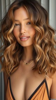 Hair Style Brown Hair And Honey Highlights, Gold Honey Balayage, Caramel Gold Hair, Gold Brown Hair With Highlights, Gold Balayage Brunettes, Honey Caramel Blonde, Brunette Caramel Highlights, Butterscotch Hair, Balayage Caramel