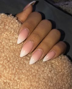 Shiny Nails Designs, Pointy Nails, Pointed Nails, Exotic Nails, Christmas Nails Acrylic, Nails French, Oval Nails, Coffin Nails Designs, Gorgeous Nails