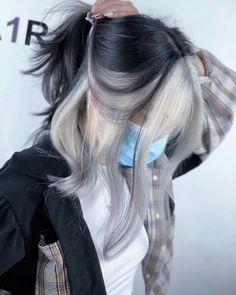 Two Tone Hair, Two Toned Hair, Korean Hair Color, Cute Hair Colors