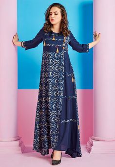 Indo Western Dresses For Women, Western Dresses For Women, Simple Kurta Designs, Gaun Fashion, Long Kurti Designs, Indo Western Dress, Casual Skirt Outfits, Hippy Chic