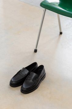 Our slick Joss Loafer is crafted in clean black leather with contemporary detailing for snappy city polish. A modern wardrobe building block on or off duty, it is finished with leather welts and thick rubber soles to deliver cool-girl sophistication no matter the season. Fits true to size Heel height: 1cm (0.4 inches) 100% Italian coated leather upper Hand-stitched Leather insole, lining, sock and outsole Rubber sole Made by hand in Italy Dress With Socks, Wardrobe Building, Dear Frances, Penny Loafer, Modern Wardrobe, Built In Wardrobe, Stitching Leather, Building Block, Heeled Loafers