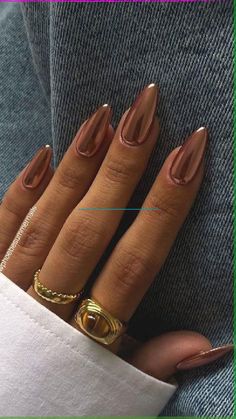 Simple brown nails designs for classy almond, short or square fall nails. Perfect Thanksgiving nails! Spirit Fingers, Jazz Hands, September Nails, November Nails, Smink Inspiration, Makijaż Smokey Eye, Metallic Nails, Ink Ideas, Neutral Nails