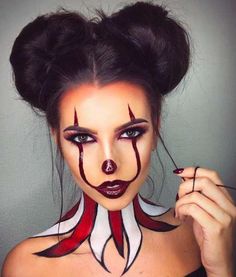 Glam Clown, Queen Of Hearts Makeup, Halloween Makeup Clown, Halloween Make-up Looks, Halloweenský Makeup, Memories Ideas, Creepy Halloween Makeup, Cute Halloween Makeup, Halloween Makeup Pretty