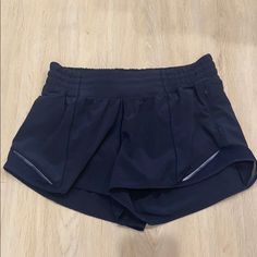 Lululemon Hotty Hot Hr Short *Navy Blue* High Waisted Size 8 Warn Once And In Great Condition Dark Blue Lululemon Shorts, Blue Lululemon Shorts, Lulu Shorts, Shorts Lululemon, Lululemon Shorts, Navy Blue Color, Shorts Athletic, Christmas Wishlist, Athletic Shorts