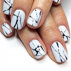 26 Black and White Nails That are Inspired Beauty Nail Art Blanc, Black And White Nail Designs, Water Marble Nail Art, Water Marble Nails, Marble Nail Art, Minimal Nails, White Nail Designs, Viria