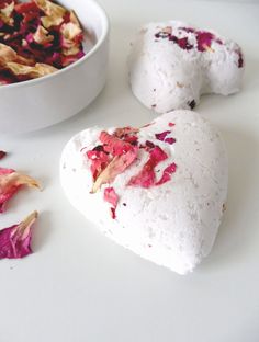 Witchy Supplies, Uses For Rose Water, Diy Bath Bomb Recipe, Rose Oil For Skin, Diy Bath Bomb, Bath Bomb Recipe, Rose Facial, Diy Rose, Bombe Recipe