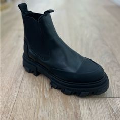 Heel Measures Approximately 30mm/ 1 Inch Black Leather (Calf) Pull On Fits True To Size, Take Your Normal Size Italian Sizing Leather Chelsea Boots Women, Chelsea Boots Women, Leather Chelsea Boots, Black Platform, Boots Women, Chelsea Boots, Bootie Boots, 1 Inch, Womens Boots