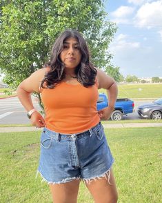 orange tank top ans thrifted denim shorts outfit midsize Denim Shorts Midsize, Denim Shorts Outfit Midsize, Midsize Tank Top Outfits, Midsize Shorts Outfit, Orange Tank Top Outfit, Boucle Jacket Outfit, Thrifted Denim, Outfit Midsize, Amsterdam Outfit