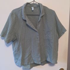 Nwot Teal Button Down Sleep Shirt Size L 100% Cotton, Light Gauze Fabric Slight Pull In Fabric By Tag, See Photo For Details Green Buttoned Tops For Loungewear, Short Sleeve Tops With Button Closure For Loungewear, Short Sleeve Shirt With Buttons For Loungewear, Button-up Shirt With Button Closure For Loungewear, Casual Buttoned Shirt For Loungewear, Casual Loungewear Shirt, Button-up Shirt For Loungewear, Collared Shirt With Buttons For Loungewear, Casual Blouse With Button Closure For Loungewear