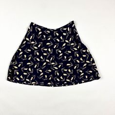 -SO SO GOOD!  -1990s Old Navy rayon floral mini skirt  -marked a size 2 but measures larger, has a 26 inch waist  -side zip closure  -no flaws to note  -super lightweight  -no stretch  MEASUREMENTS waist: 13 inches flat  hips: 19 inches flat length: 19 inches Blue 90s Style Skirt For Summer, 90s Style Blue Summer Skirt, Fitted Blue Skirt In 90s Style, Fitted Blue Skirt With 90s Style, Blue Fitted Skirt 90s Style, 90s Style Fitted Blue Skirt, Retro Blue Skort For Spring, Spring Retro Blue Skort, Vintage Summer Party Mini Skirt