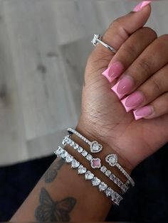 mainbitchclique Pink Frenchies, Pink Obsessed, Pink Tip Nails, Pink French Tip, Silver Nail Designs, Jewelry Looks, Henna Nails, Glamour Nails