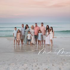 30A Photographer Poses For Beach Photoshoot, Beach Picture Outfits Family, Beach Photo Color Scheme, Family Beach Photos Outfits, Beach Family Photos Outfits Color Schemes, Casual Beach Family Photos, Beach Photo Outfit Ideas Family, Beach Photoshoot Outfits Family