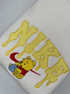 Winnie The Pooh Nike Sweatshirt, Disney Nike Crewneck, Cute Jumpers Sweatshirts, Pull Nike Disney, Nike Christmas Crewneck, Nike Sweatshirts Aesthetic, Winnie The Pooh Nike, Nike Embroidery Sweatshirt, Winnie The Pooh Clothes