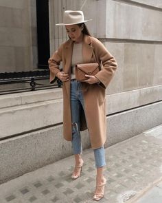 Christening Outfit Women Guest, Christening Outfit Women, Brown Coat Outfit, Nude Outfits, Look Office, Look Expensive, Posh Style, Christening Outfit