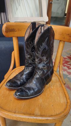 vintage leather cowboy boots black leather with blue stitching fit like men's size 9 Black Boots For Western-themed Events, Cowboy Boots Men, Vintage Black Boots For Ranch, Cowboy Boots Black, Vintage Black Moto Boots For Western-themed Events, Black Leather Boots Western, Cowboy Boots Outfit Mens, Vintage Black Boots For Rodeo, Vintage Black Ranch Boots