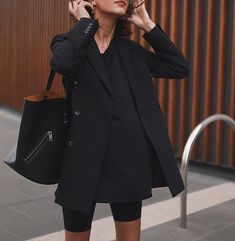 Black Tees, Look Short, Blazer Outfit, Looks Black, Blazer Outfits, Black Blazer, Looks Style