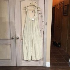 Free People Tie Me Up Jumpsuit Wide Leg Tie Shoulder Straps Oatmeal New With Tags * Size: Extra Small Retail Price: $148.00 * There Is A Line Through The Tag To Prevent Store Return Cotton 34'' Around Bust 26" Inseam Red Longsleeve, Sheer Jumpsuit, Jumpsuit Wide Leg, Beach Rompers, Flower Pants, Ruffle Tank Top, Lace Jumpsuit, Oatmeal Color, Red Jumpsuit