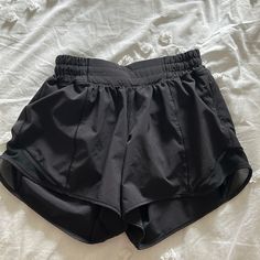 Hotty Hot Lr Short 4” Lined Lululemon Hotty Shorts Black, Lulu High Rise Shorts, Lululemon Kids, Work Out Shorts, Lulu Lemon Shorts, Preppy Shorts, Lululemon Speed Up Shorts, Xmas 2024, Lululemon Hotty Hot Shorts