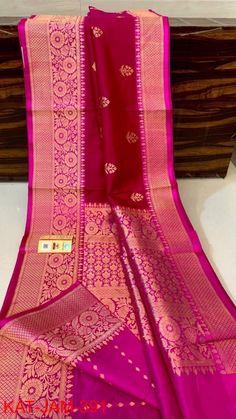 Pure handloom Banarasi katan silk saree. It comes with blouse piece. Silk mark certified. Fall and pico done. ships from Phoenix, Arizona, USA. Luxury Pink Katan Silk Blouse Piece, Banarasi Katan Silk Saree, Katan Silk Saree, Indian Bridal Dress, Banarasi Silk Saree, Gilbert Az, Silk Saree With Blouse, Katan Silk, Hollywood Fashion