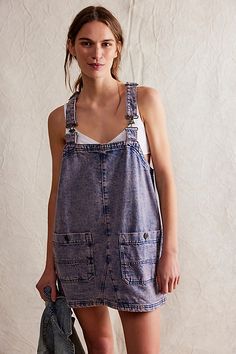 Take your tops collection to the next level with this effortlessly essential, overall-inspired version featured in a staple denim fabrication with defined shoulder straps and front pockets for dimension. **Fit:** Shapeless, relaxed fit **Features:** Square neckline, adjustable shoulder straps, front pockets, longline style **Why We | We The Free Overall Smock Mini Top at Free People in Pink, Size: XL Mini Top, Summer Denim, Free People Clothing, Seasonal Fashion, Outdoor Apparel, Clothes Gift, Jeans Dress, Concert Outfit, Square Neckline