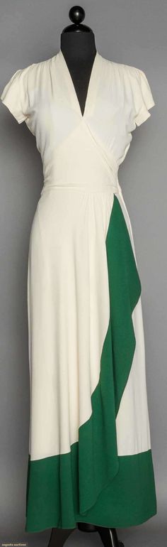 1940's white crepe dress w/ dark green panel on left side White Crepe Dress, 1940 Fashion, 40's Fashion, 1940s Outfits, 1940's Fashion, Fashion 1940s, Vintage 40s, 40s Fashion, Retro Mode