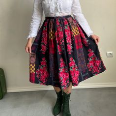 "Lovely  floral print pleated skirt. Perfect fit! Great condition.  Composition: Viscose.  Condition: great vintage condition.  **Size DE 46.  please see measurements (lying flat): waist-46cm/18,1\" full length-70cm/27,6\"\". Model is size M and 170 cm 66.8\" height , bust 89cm/35.0\", waist 78cm/30,7\", hips 99cm/39.0\", The skirt is large for me.  **Great Vintage condition! No holes or spots!! **This item will come to you freshly laundered and ready to wear. ❗If you want to purchase more items Floral Print Full Maxi Skirt With Voluminous Fit, Voluminous Floral Print Full Maxi Skirt, Floral Print Full Maxi Skirt, Flowy A-line Maxi Skirt With Floral Print, Flowy Long Floral Print Pleated Skirt, Floral Print Flared Skirt, Floral Print Flared Maxi Skirt For Fall, Spring Floral Print Full Pleated Skirt, Fall Floral Print Flared Maxi Skirt