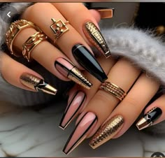 Dark Glam Nails, Gold Glam Nails, Bougie Nails, Sassy Nails, Fancy Nails Designs, Stiletto Nails Designs, Dope Nail Designs, Black Nail, Glam Nails