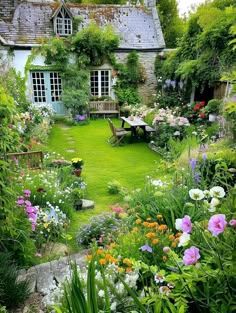 #GardenCottage #CottageCore #NatureLover #CozyVibes #HomeAndGarden #FloralInspo #CottageLiving #RusticCharm #GardenInspiration #FloralDesign #NatureRetreat #InstaHome #CottageLife #PeacefulSpaces Cute Gardens, Simple Garden Design, Tropical Desert, At Home Garden, Home Garden Ideas, Simple Garden