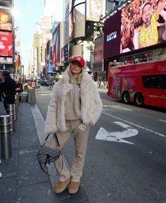 kaci jay, kaci, conder, dad v girls, conders, new york, nyc Kaci Conder, Ny Cap Outfit, Red Cap Outfit, Red Hat Outfit, Kaci Jay, Winter Outfit 2023, Red Bag Outfit, Ny Cap, New York Cap