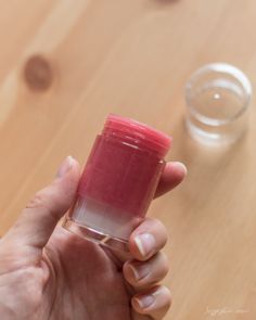 Diy Beetroot Lip And Cheek Tint, Lip And Cheek Tint Diy, Beet Root Lip Balm, Diy Lip Stain, Lip Stain Diy, Lip Tint Diy, Diy Natural Makeup, Diy Vitamin C Serum, Beet Root Powder