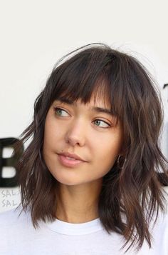 21 Cute Lob With Bangs To Copy in 2021 : layers for younger look Short Bangs Long Hair, Bangs Long Hair, Lob With Bangs, Short Haircuts With Bangs, Dunner Wordend Haar, Shaggy Hair, Short Bangs, Lob Hairstyle