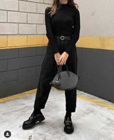 Outfit With Loafers Women, Loafers Shoes Outfit, Mocassin Outfit, Loafer Outfits Women, Loafers Women Outfit, Loafers Street Style, Black Loafers Outfit, Loafers For Women Outfit, Loafer Outfits