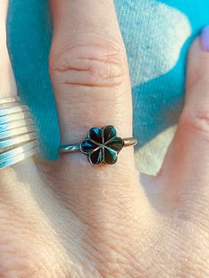 Southwest Zuni black onyx inlay flower ring size 6.5 sterling silver Black Floral Jewelry For Formal Occasions, Formal Black Flower Jewelry, Black Flower Shaped Ring For Gifts, Black Flower Shaped Rings For Gift, Black Flower-shaped Rings For Gifts, Black Flower-shaped Formal Jewelry, Formal Black Flower-shaped Jewelry, Bohemian Turquoise Flower-shaped Jewelry, Flower Ring