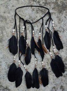 Diy Hair Feathers, Feathers In Hair, Diy Feathers, Native American Dress, Cowry Shell, Handmade Headband, Handmade Headbands