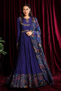 Shop for these amazing collections of Purple Anarkali Crepe Silk Embroidery Round With Printed Dupatta For Women by Aayushi Maniar online at Aza Fashions. Purple Anarkali, Heavy Suit, Simple Frock, Floral Prints Fashion, Indian Fits, Designer Anarkali Dresses, Simple Frock Design, Silk Anarkali, Frock Fashion