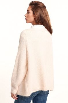 Wrap yourself in luxurious comfort with our Oversized Fluffy Knit Open Cardigan in White. This open cardigan features an ultra-soft and fluffy knit that feels like a warm hug on chilly days. The oversized design adds a relaxed and cozy feel, while the ribbed cuffs and hem provide a touch of texture and style. Crafted from a blend of 70% polyester, 21% polyamide, 8% wool, and 1% elastane, this cardigan is not only soft but also durable and easy to care for. The long sleeves and relaxed fit make i Cardigan Sleeves, Fluffy Knit, The Cardigans, Open Knit Cardigan, Warm Hug, Open Cardigan, Cold Day, Soft Knits, Casual Looks