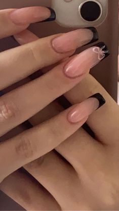 Acrylic Nails With Bows, Bows On Nails, Bows Nails, Pearls Nails, Nails With Bows, Bows Aesthetic, Rhinestones Nails, Bows And Pearls, Paznokcie Hello Kitty