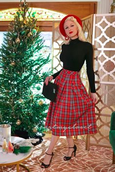 **EU customers please note there might be additional custom charges** ** ALL items are made when order, for both standard size and custom size ** custom made this beautiful red tartan skirt inspired from the duchess.. see our fabric listed.. or you can have in SOLID color as well - for our current plaid see 4th pic It takes approx 3 weeks total **Custom made: i'll send instructions **standard size see below, US SIZING Size 2: waist 25.5 inches (65cm) , hip/bum 35.5 (90cm) size 4: waist 27inch (6 Dressy Plaid Outfit, Red Plaid Skirt Outfit, Red Tartan Skirt, Kate Middleton Skirt, Mad Men Dresses, Trendy Christmas Outfits, 1930's Dresses, Christmas Skirt, 1960s Dresses