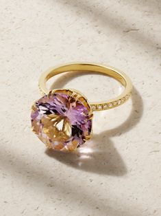 Ileana Makri's 'Solitaire' ring will bring beauty to your every gesture. Handmade from 18-karat gold, it spotlights a pink 7.03-carat amethyst in a high crown setting that allows the light through to enhance its sparkle. The slender band is encircled in glittering pavé diamonds. Swimsuit Jewelry, Amethyst And Diamond Ring, Raffia Bag, Fine Watches, Gold Diamond Rings, Bracelets And Charms, Womens Jewelry Rings, Solitaire Ring, Pave Diamonds