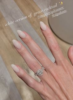 Wedding Nails Almond Shape Bride, Wedding Nails For Bride Almond Shape, Nails Beige, Nails Graduation, Almond Nails Pink, Art Designs Ideas, Gel Nails At Home, Hello Nails